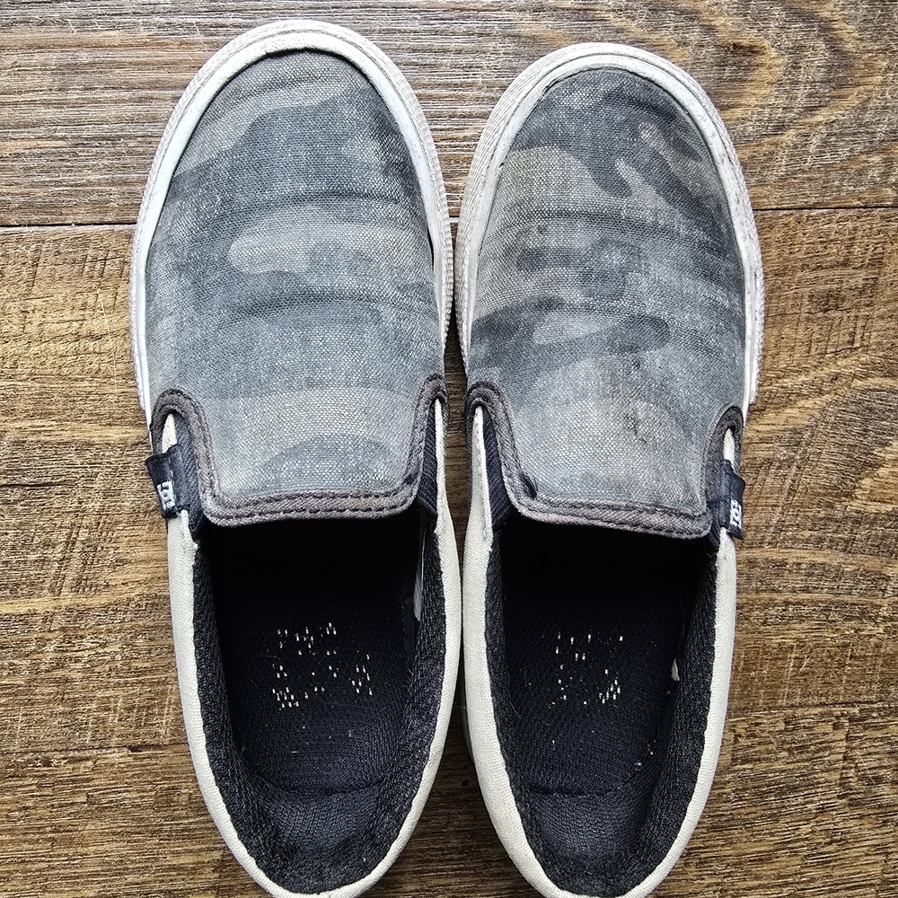 DC Kids Gray Camouflage Slip On Sneakers Size 1